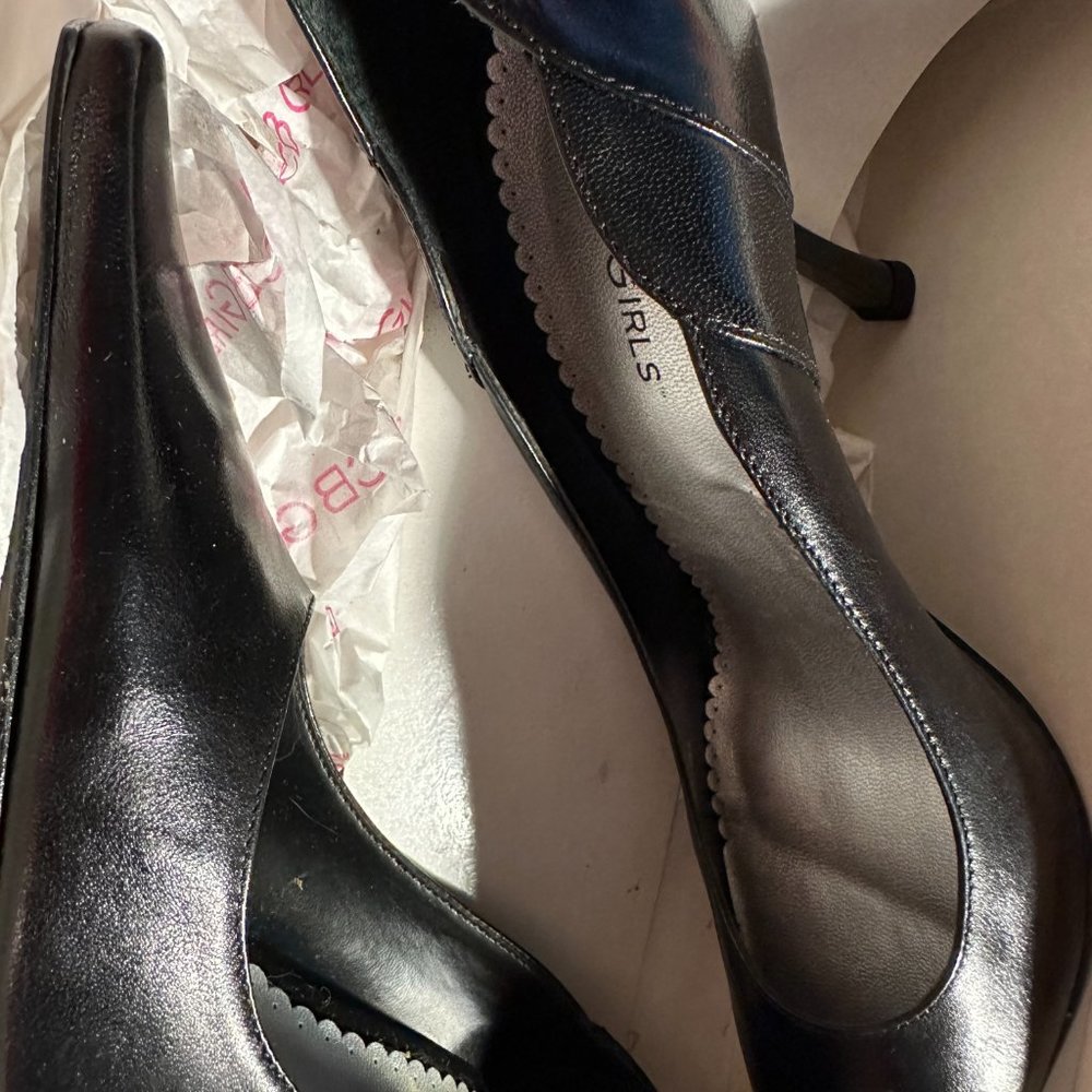 Beautiful Brand new in Box BCBGirls Black Heels size 37 1/2 or 7 1/2